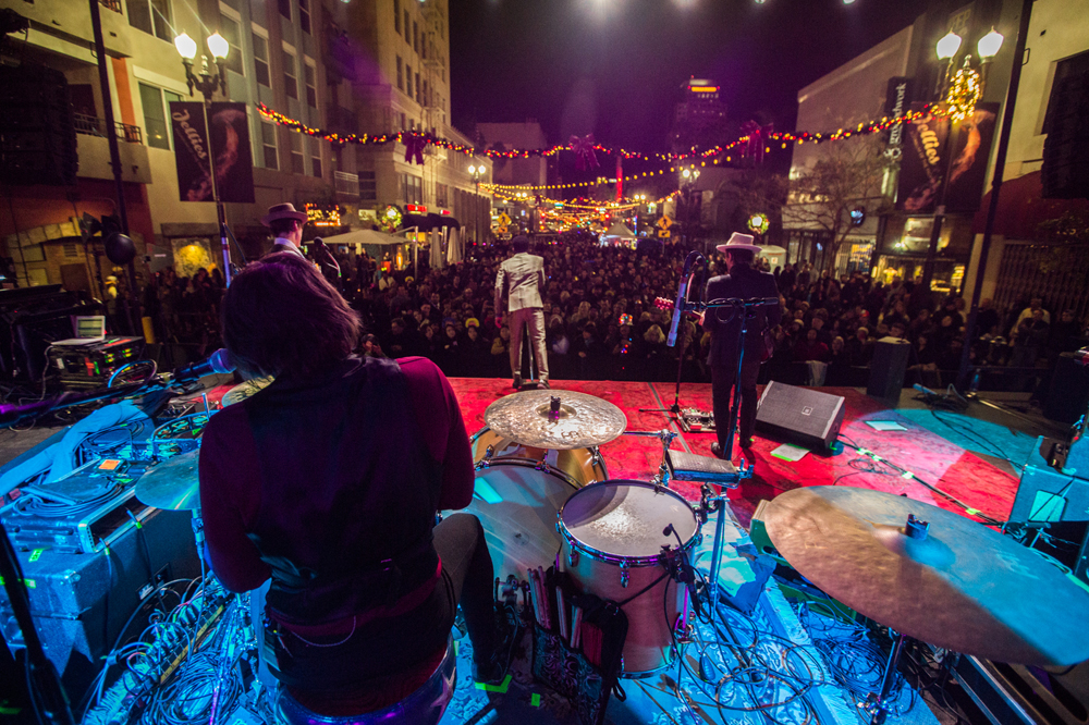 Long Beach's New Year's Eve Bash Music Connection Magazine