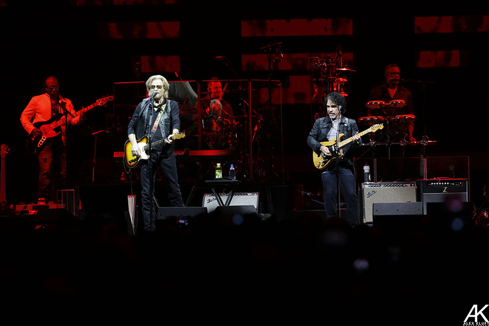 train and hall and oates