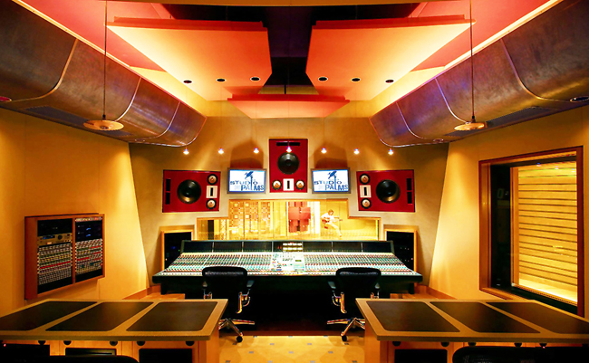 STUDIO AT THE PALMS