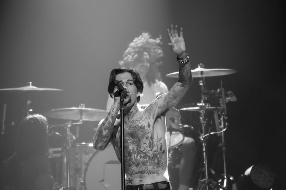 The Neighbourhood photo victoria Patneaude