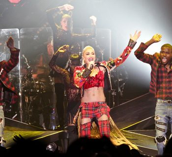 Gwen Stefani and Eve at The Forum - photo by Alex Seyum