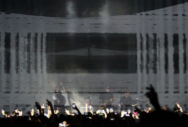 Phantogram at Hollywood Palladium - photo by Paula Tripodi