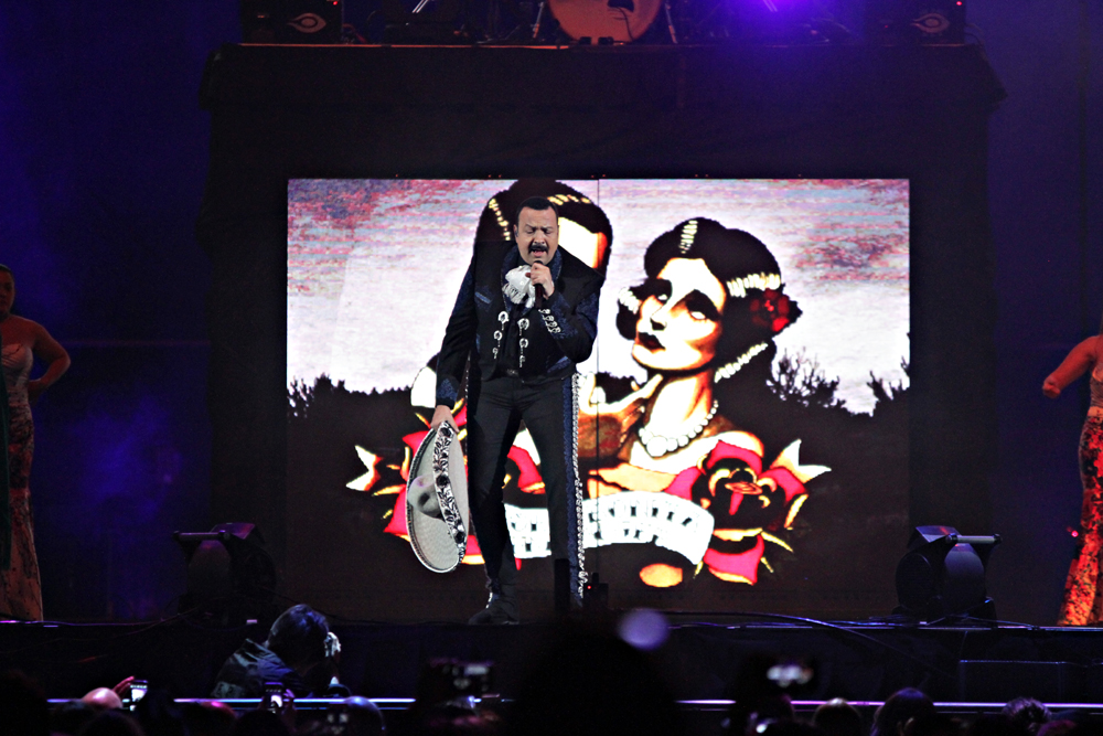 Pepe Aguilar at the Forum - photo by Xxposure Photography