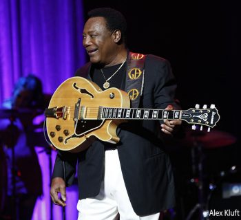 George Benson at Saban Theater - photo credit: Alex Kluft