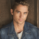 Brett Young signing story