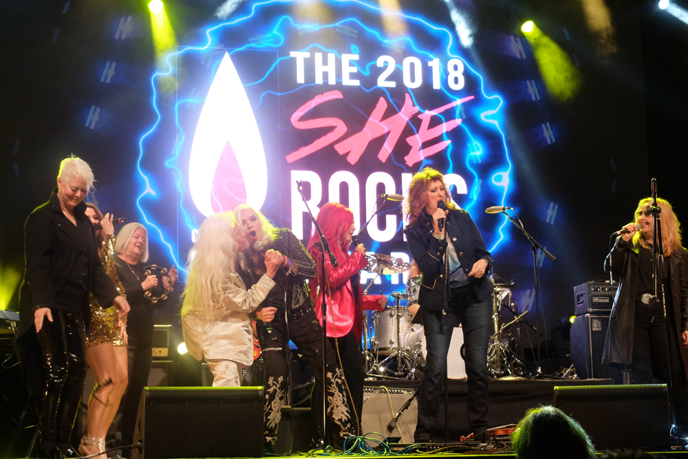 Fanny, The B-52's Katie Pierson & Cindy Wilson and Melissa Etheridge jamming