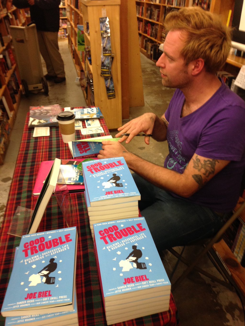 powells-signing