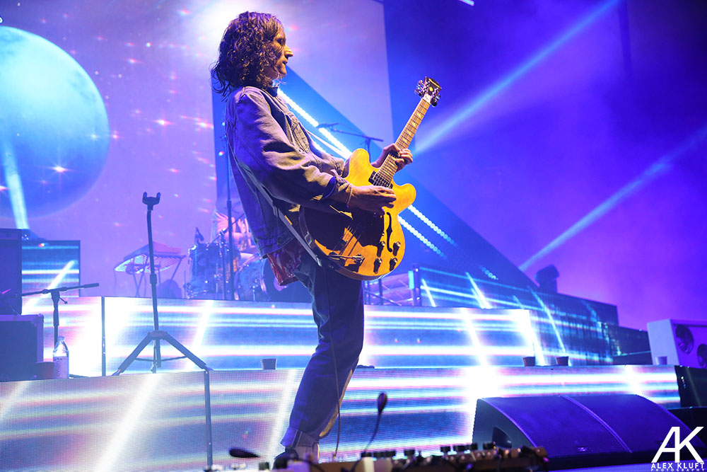 King Princess brings out Julian Casablancas at New York show to play The  Strokes' You Only Live Once