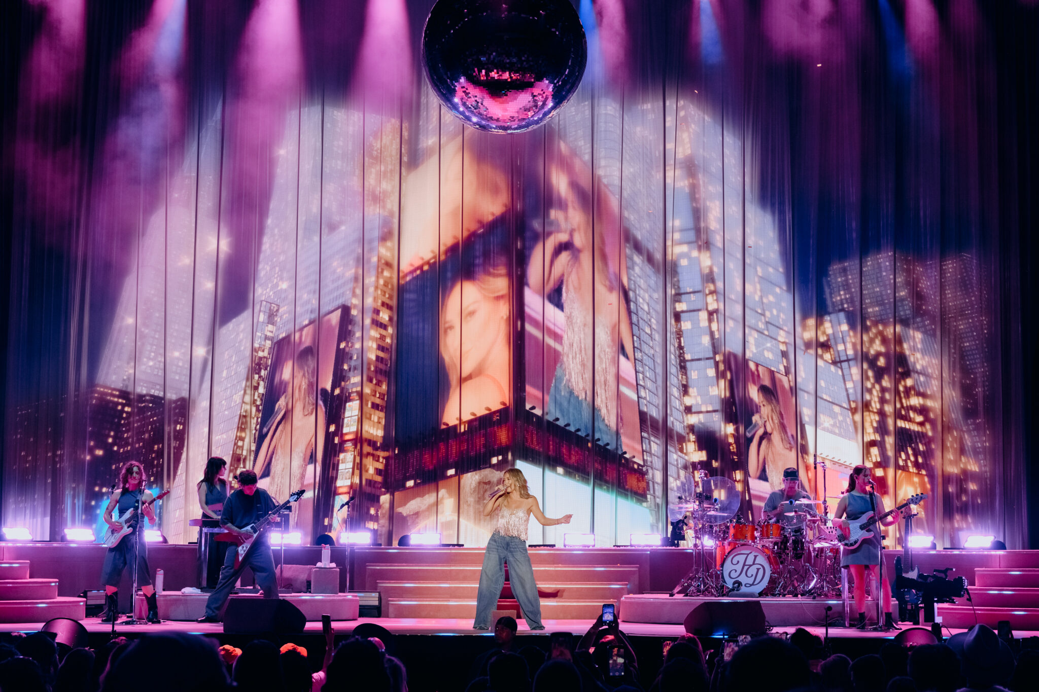 Image for Warm Tequila & Pure Pop Magic: Hilary Duff Triumphs In Washington